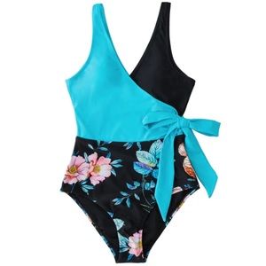 NWT Cupshe One-Piece Blue/Black Floral Swim. Size L